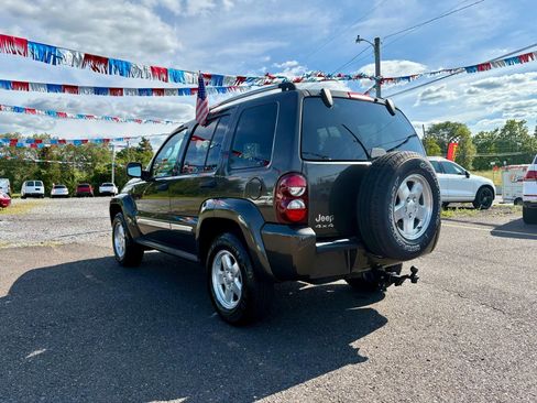 Used 2006 Jeep Liberty Limited image 3