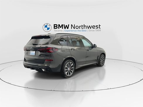 New 2026 BMW X5 xDrive40i w/ M Sport Package AWD/4WD image 3