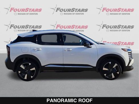 New 2026 Nissan Kicks SR w/ SR Premium Package FWD image 3