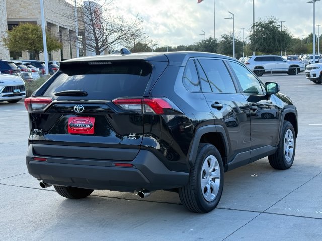 Used 2025 Toyota RAV4 LE AWD/4WD image 4