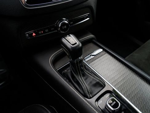 Used 2017 Volvo XC90 T5 R-Design w/ Vision Package image 16