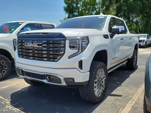 Used 2025 GMC Sierra 1500 Denali Ultimate AWD/4WD image 3