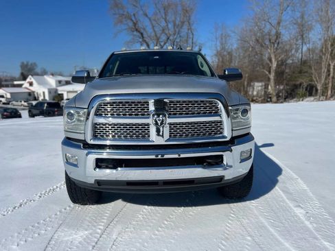 Used 2015 RAM 2500 Laramie w/ Convenience Group image 2