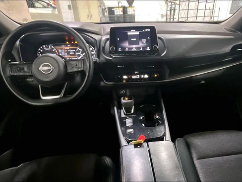 Used 2023 Nissan Rogue SV image 15