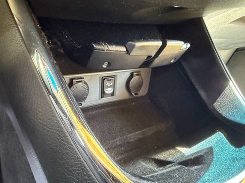 Used 2013 Toyota Avalon Limited FWD image 25