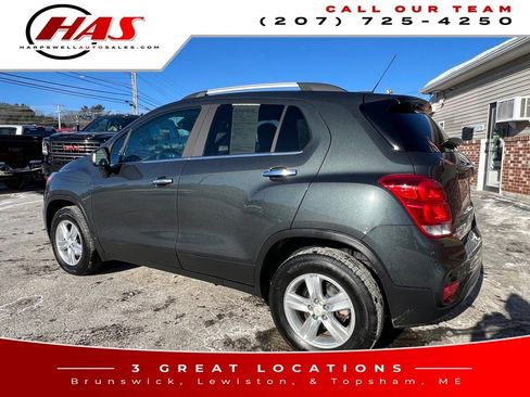 Used 2018 Chevrolet Trax LT w/ LT Convenience Package image 4