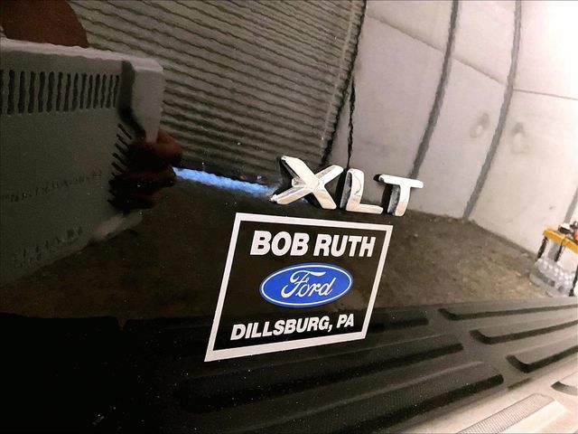 Used 2016 Ford Expedition XLT w/ Equipment Group 202A AWD/4WD image 14