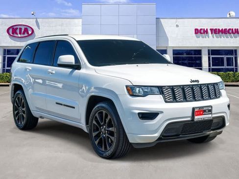 Used 2019 Jeep Grand Cherokee Altitude RWD image 3