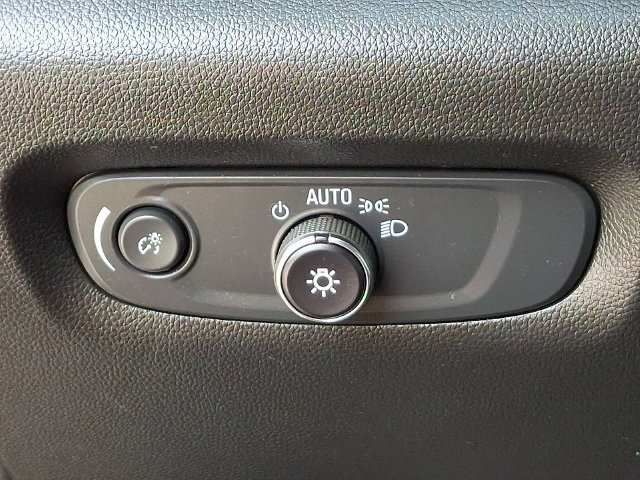 Used 2023 Chevrolet Traverse LT w/ LPO, Floor Liner Package AWD/4WD image 9
