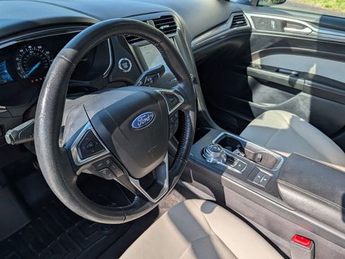 Used 2020 Ford Fusion SE w/ Equipment Group 151A image 26