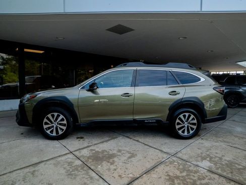 Used 2024 Subaru Outback Premium AWD/4WD image 6