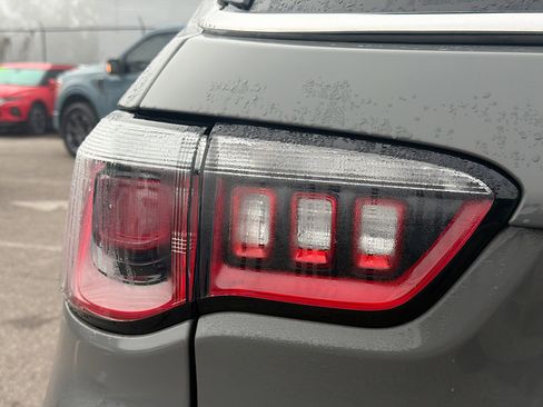 Used 2019 Jeep Compass Limited w/ Advanced Safety Group image 10