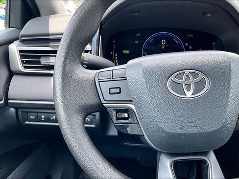 Used 2025 Toyota Camry LE FWD image 13