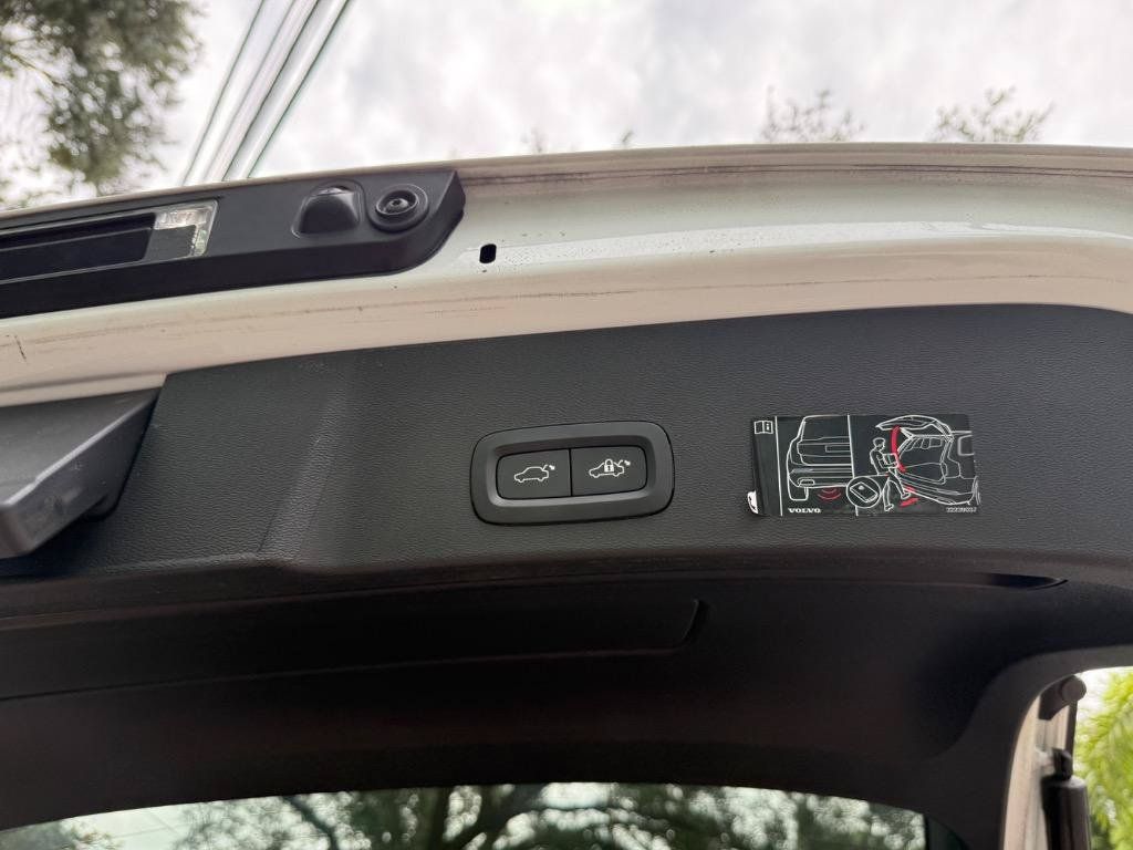 Used 2022 Volvo XC40 P8 Recharge Ultimate AWD/4WD image 18