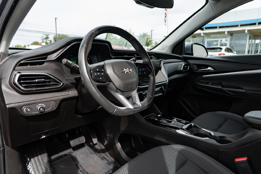 Used 2023 Chevrolet Bolt EUV LT w/ Comfort Package FWD image 23