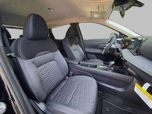 New 2026 Nissan Kicks SV w/ Charging Package FWD image 10