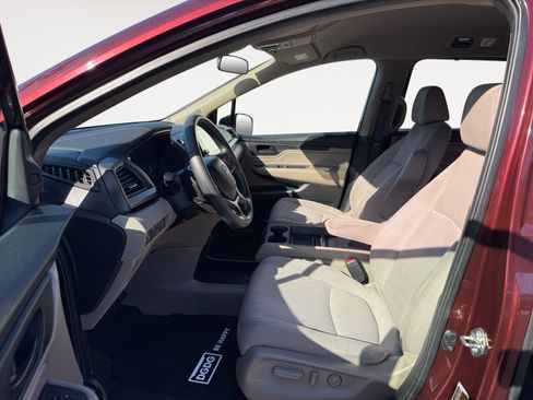 Used 2018 Honda Odyssey EX image 10