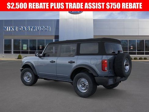 New 2025 Ford Bronco 4-Door image 4