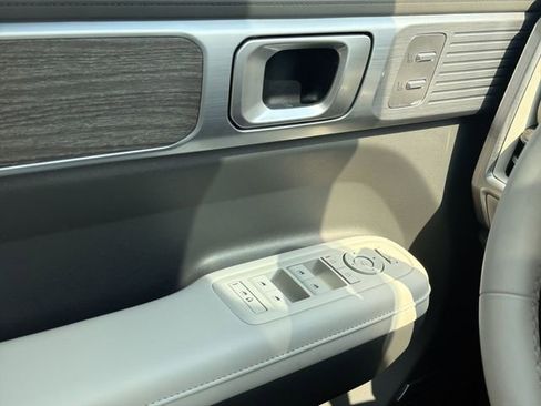 Used 2024 Hyundai Santa Fe Limited image 17