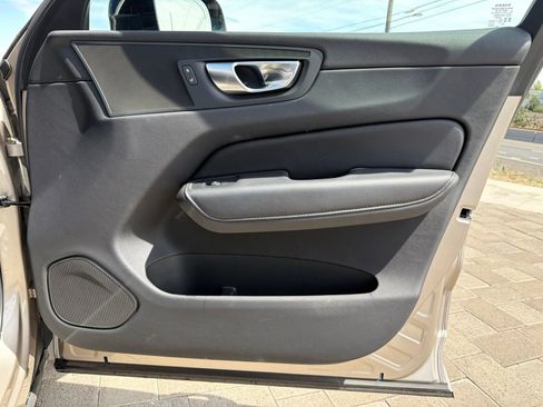 Used 2025 Volvo XC60 B5 Plus AWD/4WD image 25