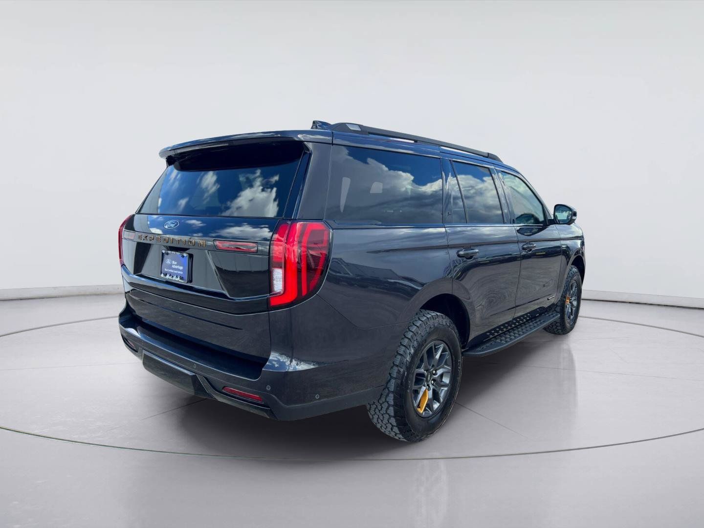 Certified 2025 Ford Expedition Tremor AWD/4WD image 3