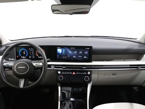 Used 2025 Hyundai Tucson SEL FWD image 12