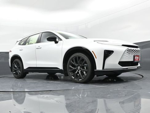 New 2025 Toyota Crown Signia image 24