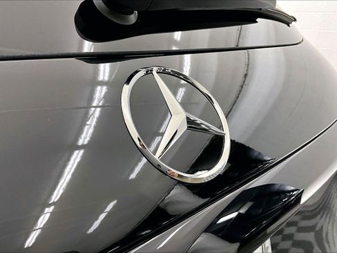 Used 2026 Mercedes-Benz GLC 300 image 32