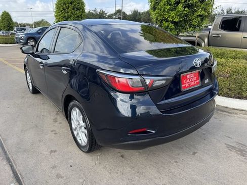 Used 2017 Toyota Yaris iA FWD image 5