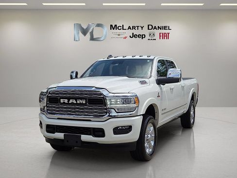 Used 2024 RAM 2500 Limited AWD/4WD image 2