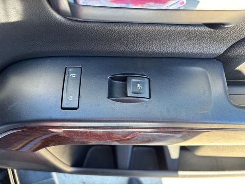 Used 2017 GMC Sierra 1500 SLE image 30