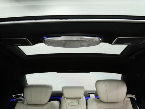 Used 2017 Mercedes-Benz S 550 4MATIC Sedan image 39