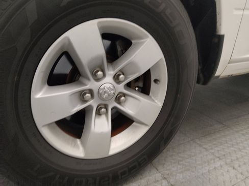 Used 2019 RAM 1500 Classic SLT RWD image 31