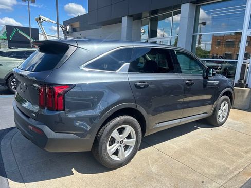 Used 2023 Kia Sorento LX AWD/4WD image 8