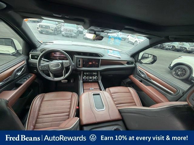 Used 2023 GMC Yukon XL Denali Ultimate AWD/4WD image 25