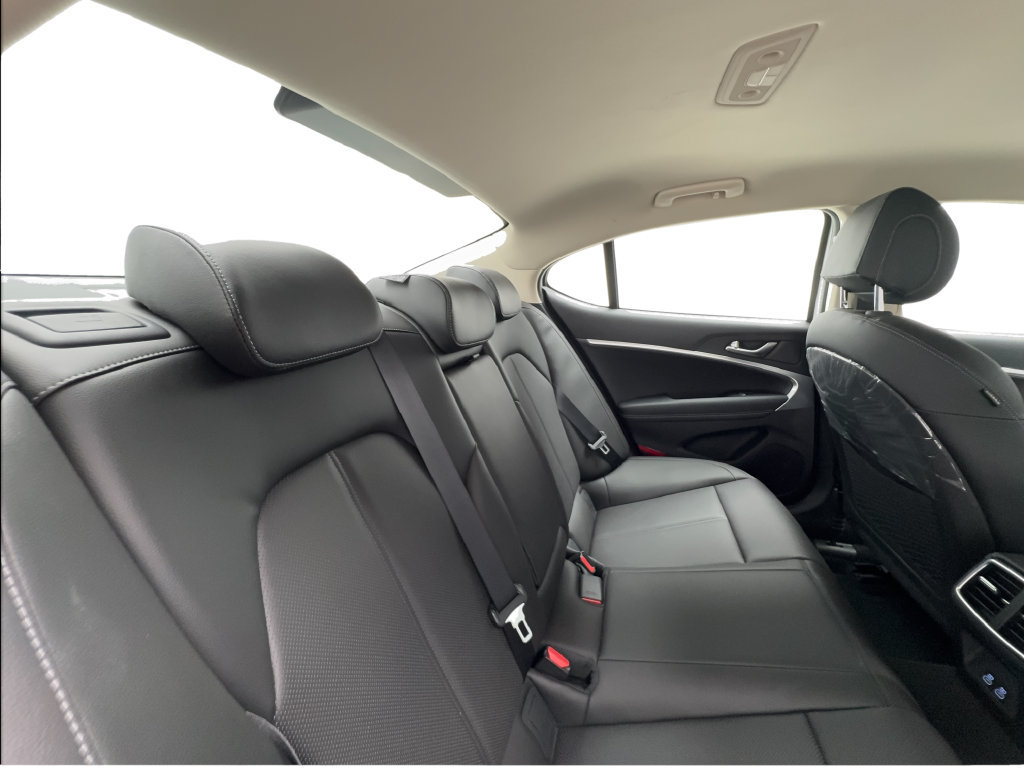 Used 2026 Genesis G70 2.5T RWD image 28