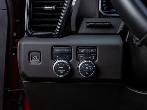 Used 2024 GMC Sierra 1500 AT4 w/ Technology Package image 19