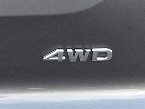 Used 2024 Nissan Pathfinder S image 30