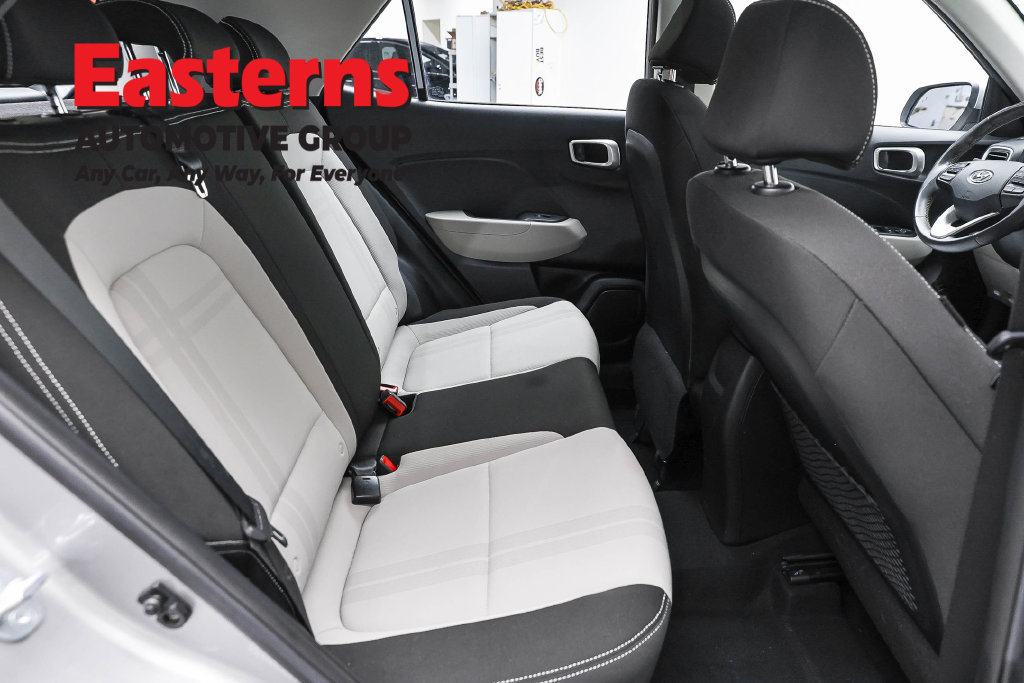 Used 2023 Hyundai Venue SEL FWD image 26