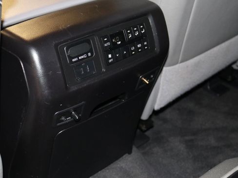 Used 2020 Toyota Sequoia Platinum image 77