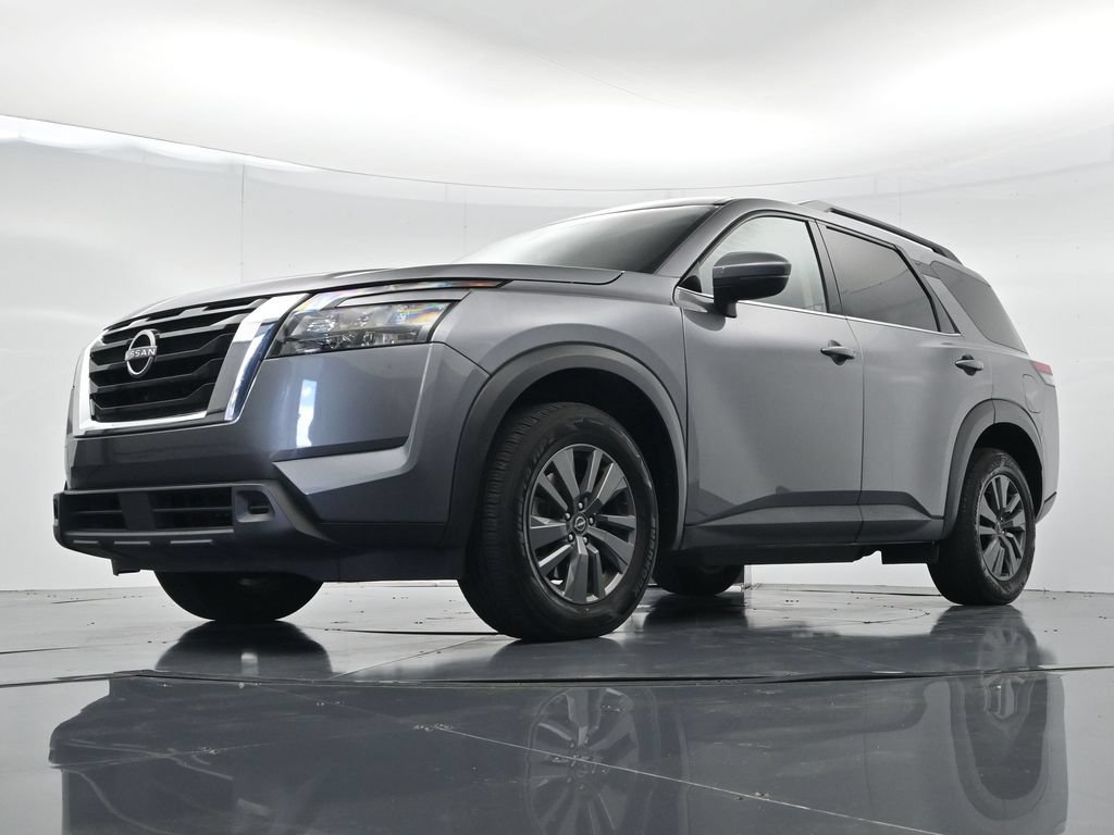 Used 2024 Nissan Pathfinder SV FWD image 23