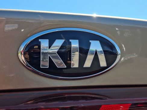 Used 2021 Kia K5 LXS image 30