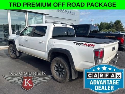 Used 2023 Toyota Tacoma TRD Off-Road w/ TRD Premium Off Road Package AWD/4WD image 3