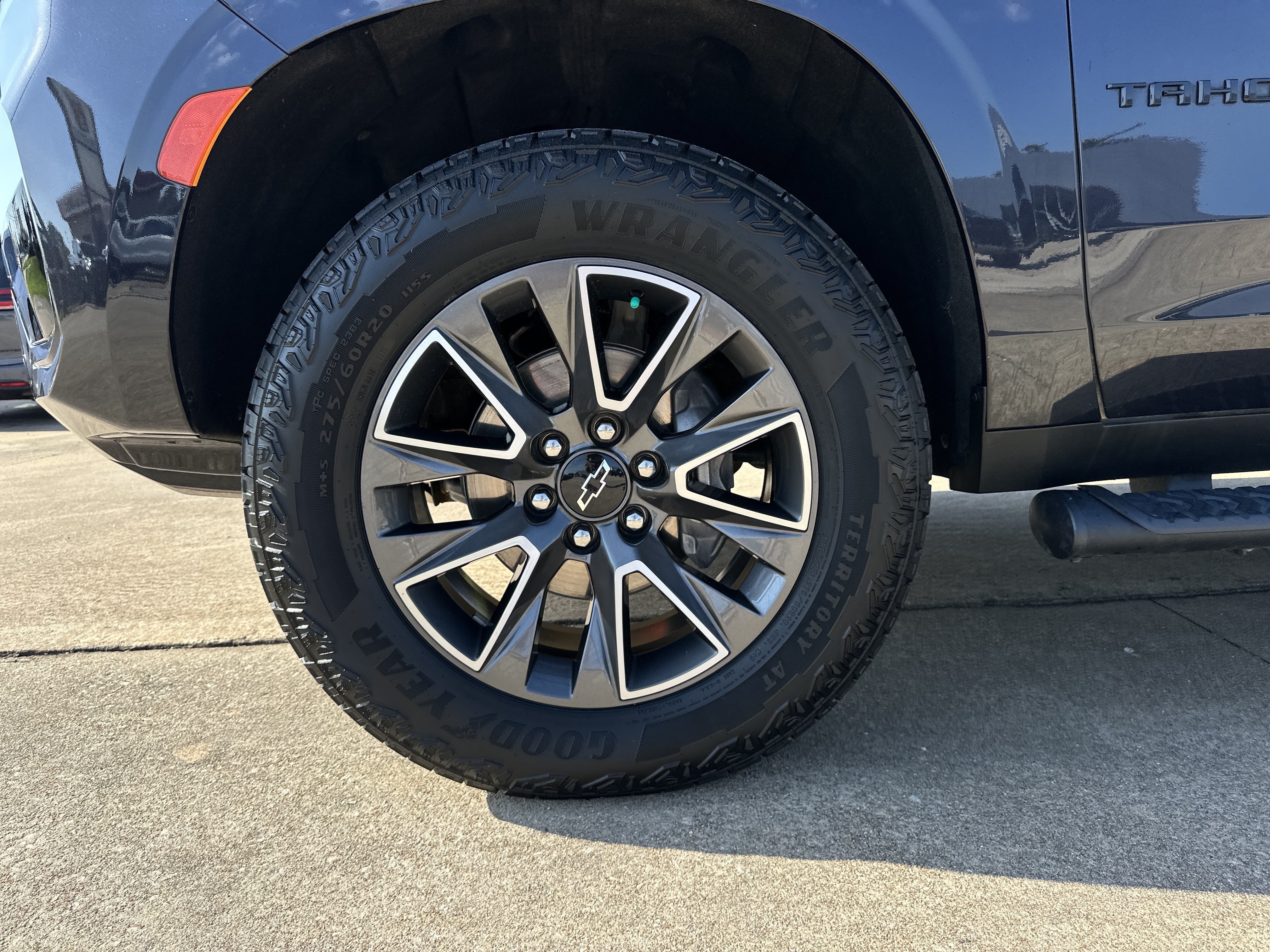 Certified 2024 Chevrolet Tahoe Z71 w/ Luxury Package AWD/4WD image 12