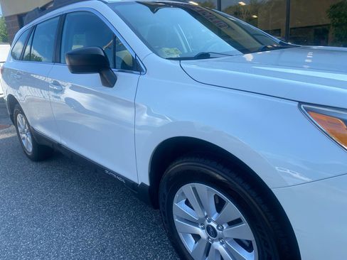 Used 2017 Subaru Outback 2.5i AWD/4WD image 29