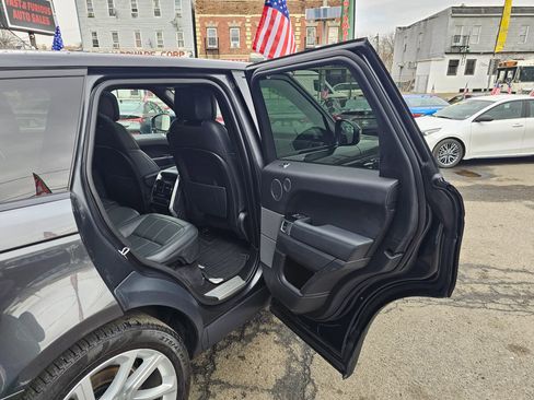 Used 2020 Land Rover Range Rover Sport HSE image 12