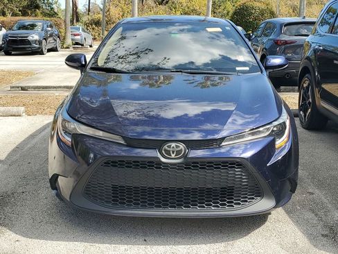 Used 2021 Toyota Corolla LE w/ LE Convenience Package image 2