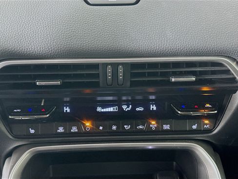 Used 2024 MAZDA CX-90 3.3 Turbo w/ Preferred Plus image 24