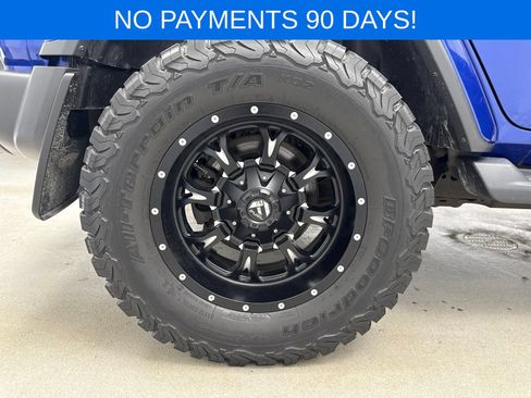Used 2018 Jeep Wrangler Unlimited Sahara w/ Cold Weather Group AWD/4WD image 44