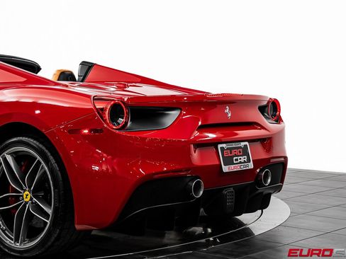 Used 2017 Ferrari 488 Spider *CARBON INTERIOR * IMMACULATE image 19